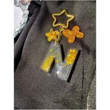 Schkırt N Harf Antrasit Gri Renk Gold Glitter Pullu Yıldız Halka Kancalı Epoksi Harf Anahtarlık Hediyelik