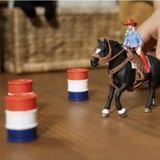 Schleich 42576 Kovboy Kız Ve Fıçılı At Yarışı