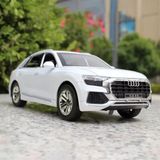 Scowetto Audi Q8 SUV Tarzı Araba 1:24 Diecast Metal Model Araba Koleksiyon Araba Sesli Işıklı Audi Jip Araba