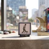 Seçkin Atatürk Silüetli Özel Dekoratif Obje 10x10 cm | Modern ve asil duruşuyla çalışma masası için özel olarak tasarlanmış prestijli parça