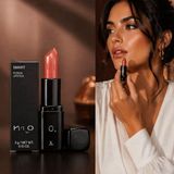 Seçkin Veloura Glow Fusion Ruj – Uzun Süre Kalıcı Işıltılı Etki