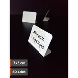 Şeffaf Etiket Silinebilir Beyaz Etiket Dekoratif Etiket isimlik Arkaya Yatık Açılı Etiket Standı Raf Etiketi Beyaz PVC isim Panosu Vitrin Etiketi Kafe Tatlı Etiketi Parlak Beyaz Etiket Ürün Etiketi - 50 Adet - 5x7 cm (Yatay)