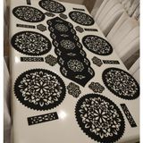 Sehara Runner - Amerikan Servis Sofra Sunum Takımı - 25 Parça - 8 Kişilik - Suni Deri - Gümüş - 33 x 100 cm - Siyah