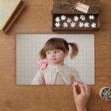 Şeker Yiyen Kız Çocuğu Tasarımı 240 Parça Ahşap Puzzle Ahşap Kutuda MP00666