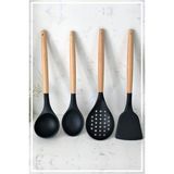 Senin Dükkanın Silikon Bambu Saplı 4 Parça Mutfak Servis Seti Siyah(Kepçe-Kaşık-Kevgir-Spatula) Silikon Bambu Saplı 4 Parça Mutfak Servis Seti Siyah(Kepçe-Kaşık-Kevgir-Spatula)