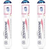 Sensodyne Yumuşak Diş Fırçası X3 Diş Eti Bakımı Özelliği ile Hassas Dişler İçin Tasarlanmıştır - 3 Adet
