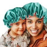 Sent Hair Mommy and Me Bonnet Seti Saten Kaput Uyku Başlığı Ayarlanabilir Saç Bonesi Kadınlar ve Bebekler, Çocuklar, Yeni Yürümeye Başlayan Çocuklar için (0-3 yaş) Kıvırcık Saç Başlığı Çift Katmanlı (Yeşil/Fasulye Yapıştırıcı)