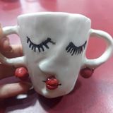 Seramik El Yapımı Kupa, Beyaz, Yüz Tasarımlı, Kırmızı Dudak Detaylı, 9x9 cm, Büyük Boy