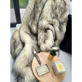 Sevara Dekor Peluş Örtü Kaymaz Koltuk Örtüsü Tibet Koltuk Örtüsü 150 x 100 - 100 x 150 cm - Siyah - Beyaz