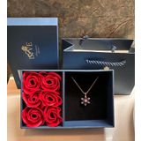 Sevgililer Günü'ne Özel Kırmızı Gül ve Mücevher Kutusu Lotus Kolye Hediyeli