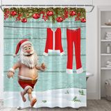 Sevimli Çıplak Noel Baba Duş Perdesi Çiftlik Evi Noel Çizgili Giysi Kırmızı Noel Topları Kış Kar Alanı Mavi Ahşap Ülke Neşeli Mizah Sahnesi Polyester Kumaş Kancalı Banyo Perdesi