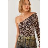 Shade Kadın Madonna Yaka Tek Kollu Leopar Desenli Bluz 60351140, Kahverengi, S