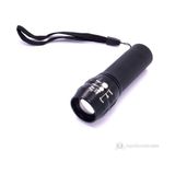 Shavers C336 Klasik Zoomlu LED El Feneri 80220 + 3 Adet Pil Hediyeli