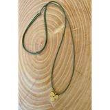Shepidi Gold triskelion yeşil ip kaydırmalı kilit örgü kolye
