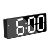 Shinekoo Çalar Saat, LED Ekran, Dijital Ayna, Pilli, Çift Amaçlı, Erteleme, Gece Modası, Yatak Odası ve Ofis İçin Uygun (Beyaz), Universel, SFM550