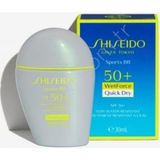Shiseido Sports BB SPF 50+ Renkli Güneş Kremi 30 ml – Tüm Cilt Tipleri için, WetForce ve Quick Dry Teknolojili, Suya Dayanıklı