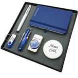 Signator Lacus Kişiye Özel Kartvizitlik Seti, 32 GB USB Bellek, Saatli Çakmak, Not Defteri, Çok Fonksiyonlu Çakı, Kalem ve El Aynası, Mavi Signator Lacus
