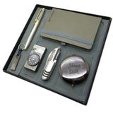Signator Victoria Kişiye Özel Hediye Seti, Saatli Titanyum Çakmak, 32 GB USB Bellek, Not Defteri, Gold Krom Roller Kalem, Çok Fonksiyonlu Çakı ve El Aynası