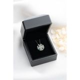 Silvano Jewelry 925 Ayar Gümüş Işıklı Kutu Mıknatıslı Zümrüt Yeşili Yonca Kolye