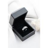 Silvano Jewelry 925 Ayar Gümüş Işıklı Kutuda Ayarlanabilir Baget Taşlı Yüzük