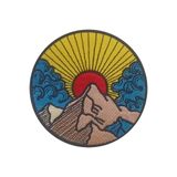 Sim Nakış Montain’den Gelen Güneş Nakış Işleme Arma Patch 8×8 Cm Cırt Bantlı