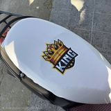 Şimika Kral Tacı Logolu Beyaz Oto Servis Kılıfı Ön ve Arka 4parça Takım(Arka Logolu)1.kalite Penye Esnek Kumaş