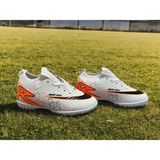 Sinmm Erkek Çocuk Krampon Çoraplı Halı Saha Düz Futbol Spor Ayakkabısı Beyaz-Oranj Renk Filet-Garson - Beyaz - Turuncu