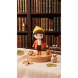 Şirin Sarı Bereli ve Montlu Sevimli Kız Figürü - 7 cm Dekoratif Masaüstü Biblo