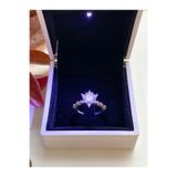 Siset Gümüş 925 Ayar Işıklı Kutuda Zirkon Taşlı Lotus Çiçeği Aşk Güneşi Gümüş Yüzük