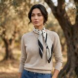 Siyah Beyaz Büyük Puantiyeli Retro Saten Fular 70x70 cm