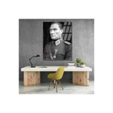 Siyah Beyaz Uniformalı Atatürk Portresi Mustafa Kemal Atatürk Cam Tablo Modeli Ev Ofis Dekoru