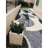 Siyah Dolomit Taşı 3 kg 4-6 cm Bahçe ve Peyzaj Taşı - Seçenek 1 - Ahşap