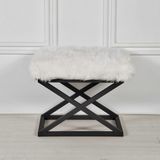 Siyah Metal Ayaklı Beyaz Peluş Puf - 40 x 50 cm