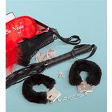Siyah Renk Fantezi Tüylü Kelepçe + Kırbaç + Maske + Zar + Tüy + Çamaşır Full Set