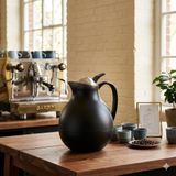 Siyah Termos Sürahi, Yuvarlak Tasarım, Kahve ve Çay için, Matte Finish, Şık Mutfak Aksesuarı 1 litre