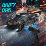 SmartFox Uzaktan Kumandalı Drift Oyuncak Araba 20+ Km/h Hızlı Şarjlı LED Işıklı Rc Yarış Arabası