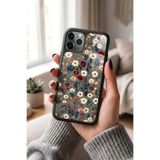 Snacase Apple iPhone 11 Pro Max ile Uyumlu Papatya Çiçek Desenleri Tasarımlı Silikon Kılıf, Siyah