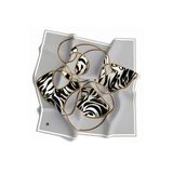 Soft Çember Ve Zebra Desenli Gümüş Renkli 90X90 Eşarp (İpek İçermez) Kenar Dikiş Şekli El Dikişli