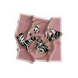 Soft Çember Ve Zebra Desenli Pudra Renkli 90X90 Eşarp (İpek İçermez) Kenar Dikiş Şekli El Dikişli