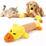 SOGUD Peluş Ördek Kedi Köpek Oyuncağı - Isırınca Ses Çıkaran İnteraktif Oyun Arkadaşı - Yumuşak Dokulu Çizgili Tasarım - Yavru ve Yetişkin Evcil Hayvanlar İçin - 25 x 10 x 4 cm - Sarı Turuncu