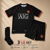 Sonvadi Manchester United Cr7 Siyah Çocuk Futbol Forması 3'lü Set Forma + Şort + Çorap - 7 - 8 Yaş