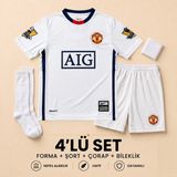 Sonvadi Manchester United Ronaldo 7 Beyaz Çocuk Futbol Forması 4'lü Set Forma + Şort + Çorap + Bileklik - 7 - 8 Yaş - Siyah