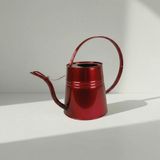 Sophia 2 Litre Metal Çiçek Saksı Sulama Kabı – Modern Dekoratif Çok Amaçlı Sulak (Transparan Kırmızı)