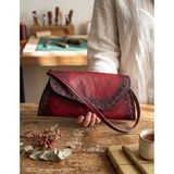 Sorte Store Hakiki Deri Kadın Bordo El Boyaması ve Craft Desenli Kısa Saplı El Çantası