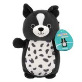 Squishmallows Hugmees Monty 10 inç Sınır Kömür Ocağı Peluş Siyah Beyaz Benekli Yumuşak Polyester Doldurulmuş Hayvan