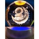 SST-871 Dekoratif Ay Üstünde Astronot Tasarımlı Plastik Altlıklı Cam Küre