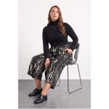Stil Diva Büyük Beden Bürümcük Kumaş Cepli Beli Lastikli Kısa Pantolon