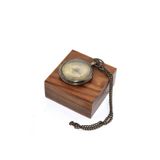 Store Ahşap Kutulu Pirinç Köstekli Saat 7*5 Cm Model 2