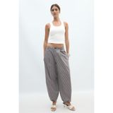 Stradivarius Ekose desenli balon pantolon