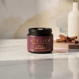 Stworkshop Atelier Candle – Premium Elma & Tarçın Kokulu Dekoratif Mum Hediyelik. (250GR) El Yapımı | Doğal Vegan Soya Wax | Ahşap Fitil | Özel Premium Cam Kavanoz - 1 Adet